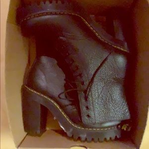 Dr. Martens/ Faora Black size 8